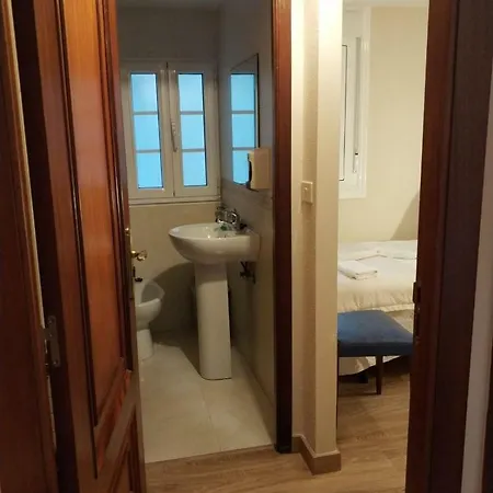 Pura Πανσιόν Cuntis