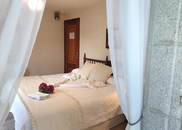 Pura Πανσιόν Cuntis