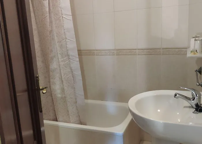 Pura Πανσιόν 2*