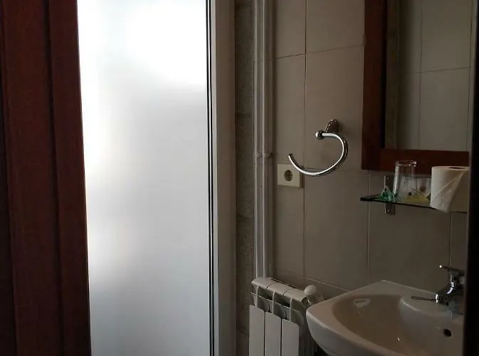 Pura Πανσιόν Cuntis